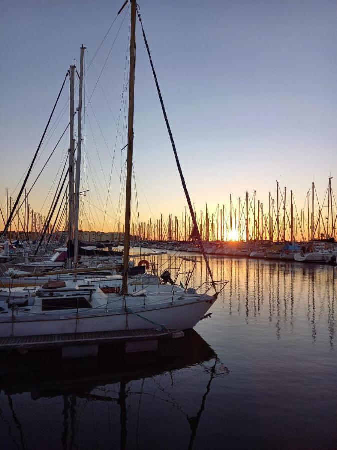 格吕桑Le Clin D'Oeil Sur Le Port.公寓 外观 照片