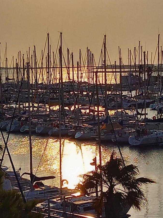 格吕桑Le Clin D'Oeil Sur Le Port.公寓 外观 照片
